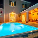 Lovely Home In Zrnovo